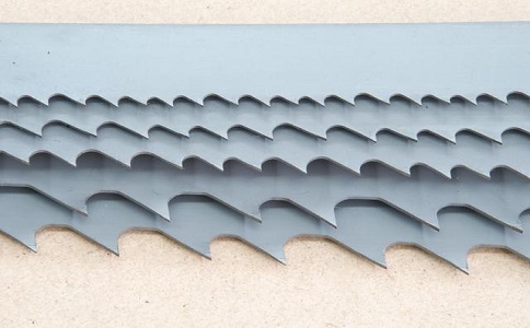 宁河带锯床上的钢丝刷，对于带锯条的重要性